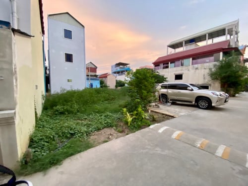 ដីលក់បន្ទាន់ ជិតផ្សារឈូកមាស 15x14m