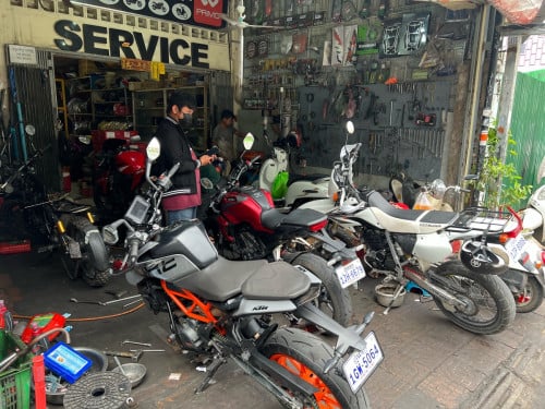 ជួសជុលម៉ូតូ​តូចធំ​ / Motorcycle maintenance and repair