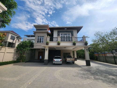 05 Bedroom Villa available for rent in  phmon penh thmei