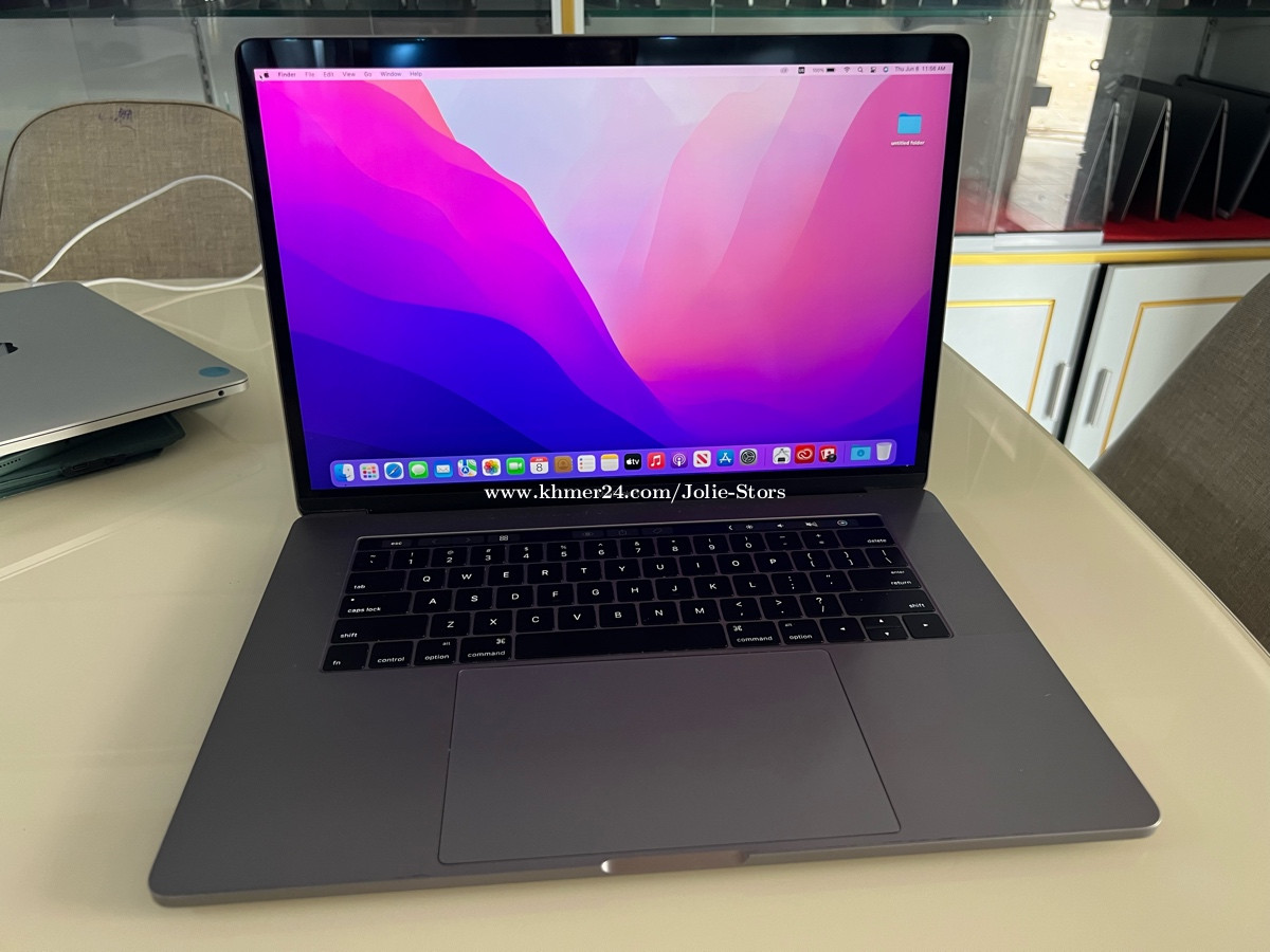 MacBook Pro 2016 15inch troch bar core i7 Ram 16GB 512GB Price