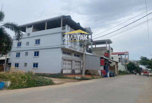 ផ្ទះ 2 ល្វែងកែងលក់នៅក្បែរបុរីមហាសែនសុខ