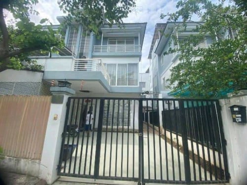 Modern 4 Bedrooms Villa with 5 Bathrooms in Borey Peng Huoth | $1,200/month💚