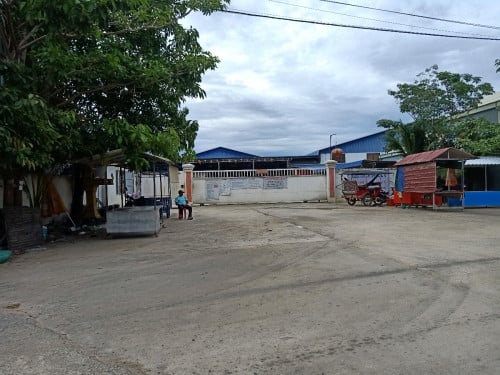 ដី ៥ម x ២០ម មាន 3 ប្លង់ជាប់គ្នា ក្បែររោងចក្រ២ ប្លង់រឹង តម្លៃក្រោមទីផ្សារ