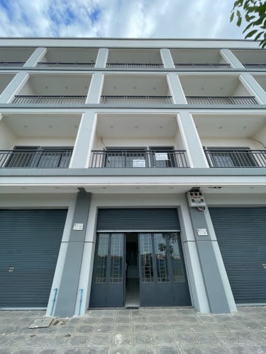 Shop house for Sale/Rent