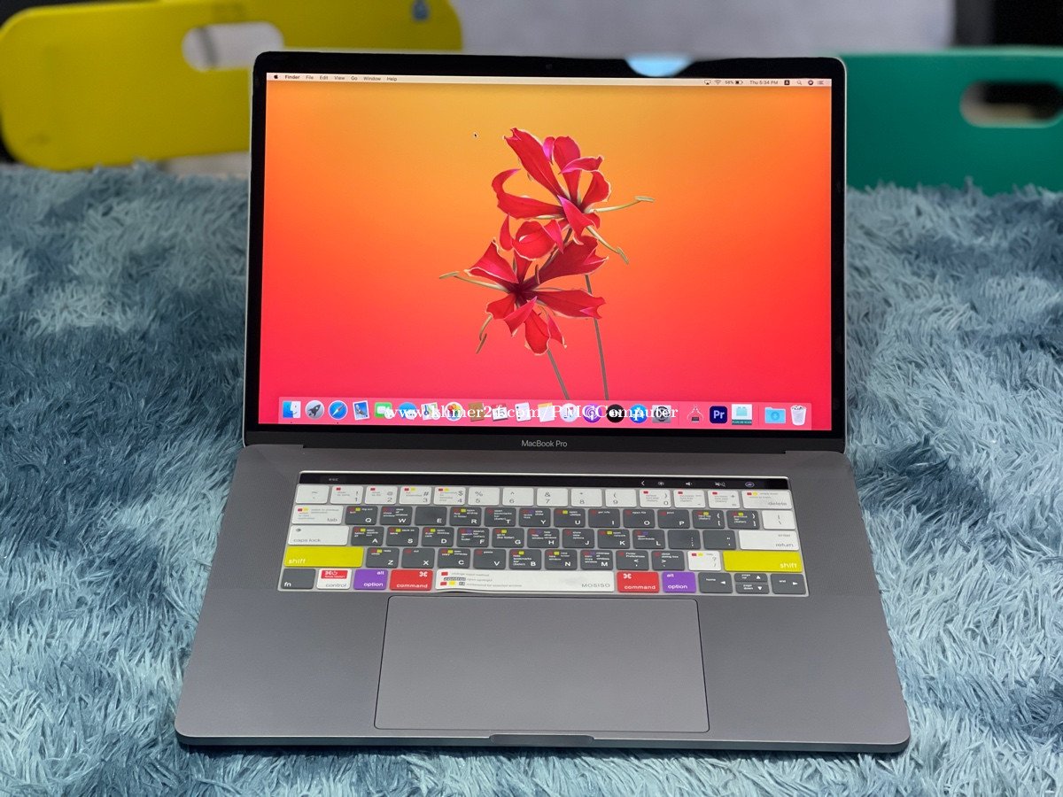 MacBook Pro 2019 15” i7 16GB/256GB Price $990.00 in Tuek L'ak Pir