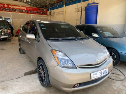 PRIUS 2005 Gold Color