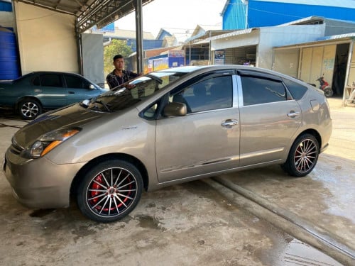 PRIUS 2005 Gold Color