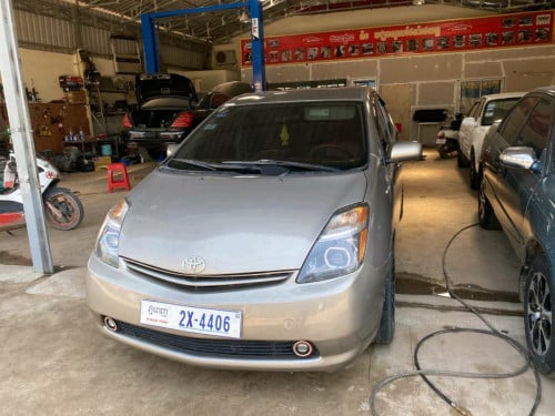 PRIUS 2005 Gold Color