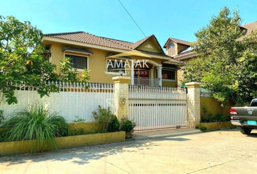 វីឡាលក់រឺជួលក្នុងភូមិគ្រឹះចោមចៅ