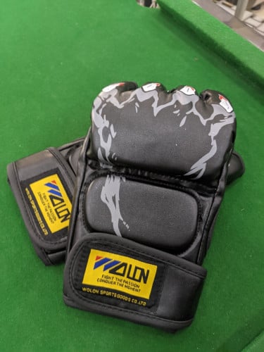 MMA glove ហ្គង់ចេញម្រាម