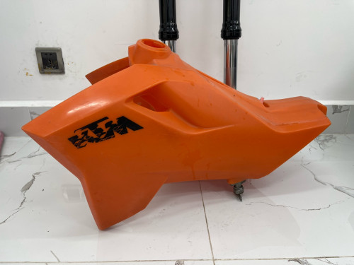 ធុងសាំងធំ១ទឹកសម្រាប់ KTM 250,350,450 year 2008-2011