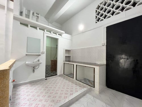 Near Orussey Market House Urgently Sale