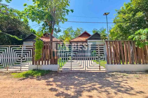 ផ្ទះចំនួន 4 សម្រាប់ក្នុងក្រុងលក់សៀមរាប​ ​​/ Modern Resort With 4 Houses For Sale In Siem Reap