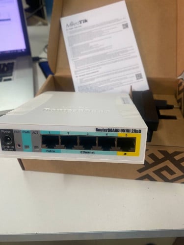 Mikrotik RB951Ui-2HnD