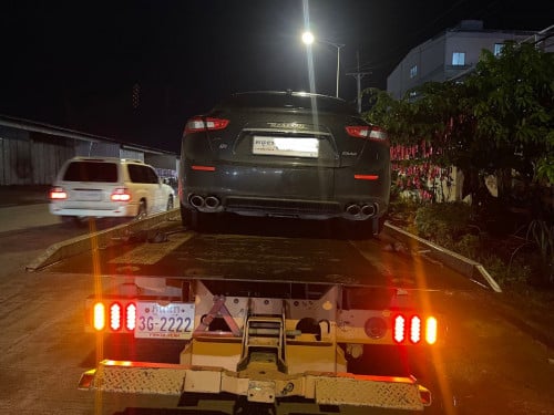 ឡានដឹកឡាន Tow Car 拖车公司