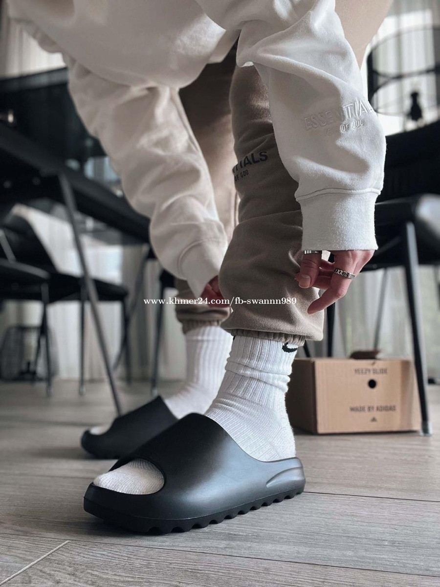 adidas YEEZY Slide 