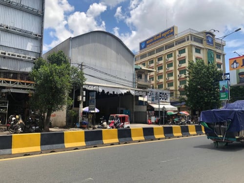 ផ្ទះក្នុងក្រុង តម្លៃពិសេស