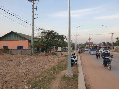 នៅលើផ្លូវ30ម៉ែត្រ