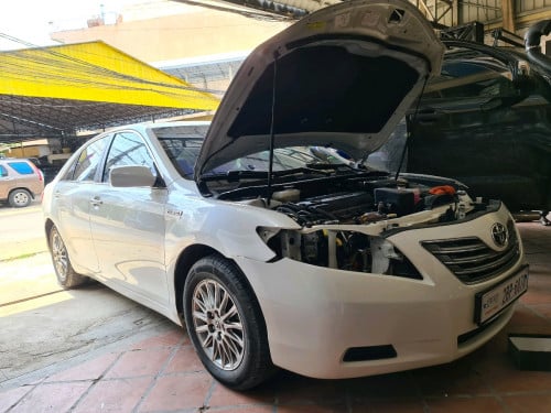 Toyota Camry hybrid 50 Anniversary Full