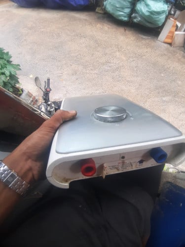 ខ្ចិលទុក ចង្អៀតផ្ទះ