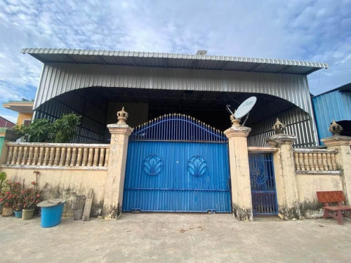 ផ្ទះជួលនៅក្រុងព្រៃវែង(ផ្ទះឈើលើ ថ្មក្រោម)