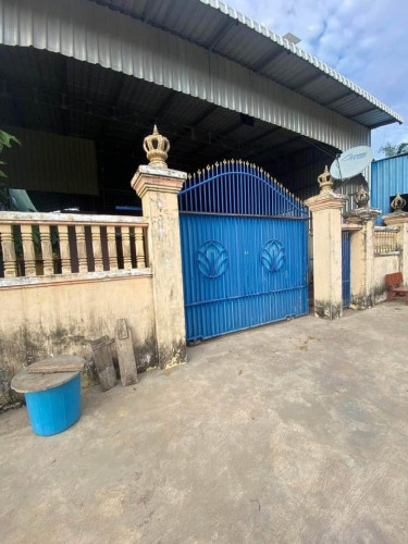 ផ្ទះជួលនៅក្រុងព្រៃវែង(ផ្ទះឈើលើ ថ្មក្រោម)