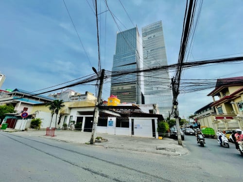 Commercial Corner Restaurant-Shop For Rent At Toul Kork Area, 20x30m, 3,000$, Good For All Business