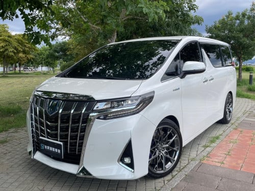 Toyota Alphard for Rental 汽车出租