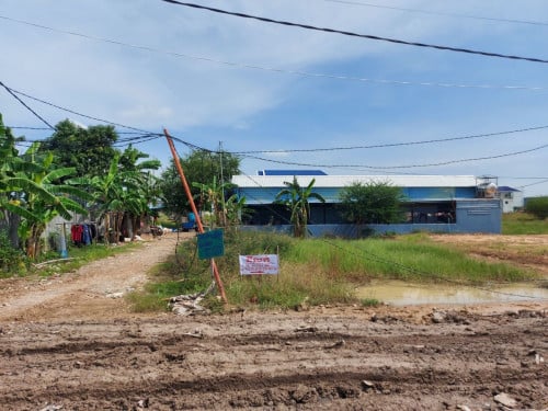 ដីលក់ [ប្លង់រឹង ទីតាំងល្អ នឹងទិញពីម្ចាស់ដីផ្ទាល់]