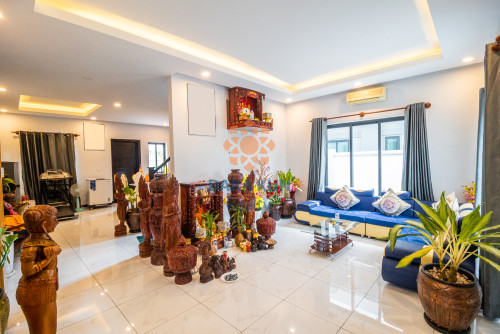 3 Bedrooms Villa for Rent in Krong Siem Reap