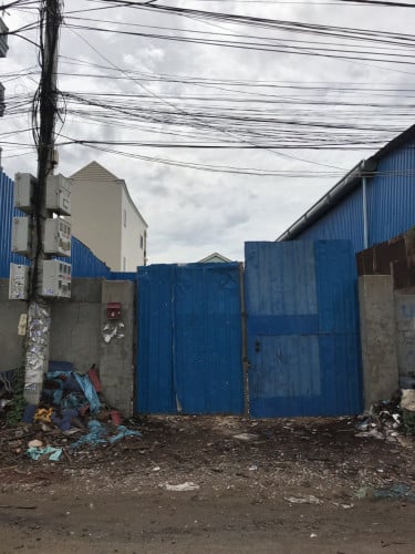 ដី រឺ ឃ្លាំងសំរាប់លក់