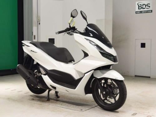 ម៉ូតូ Honda PCX ថ្មី និងមួយទឹកសម្រាប់