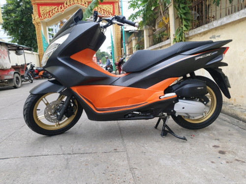 ម៉ូតូ Honda PCX ថ្មី និងមួយទឹកសម្រាប់