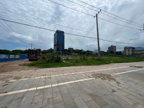 ដីសម្រាប់លក់នៅខេត្តព្រះសីហនុ​ (កែង)​ ជាប់ផ្លូវធំ