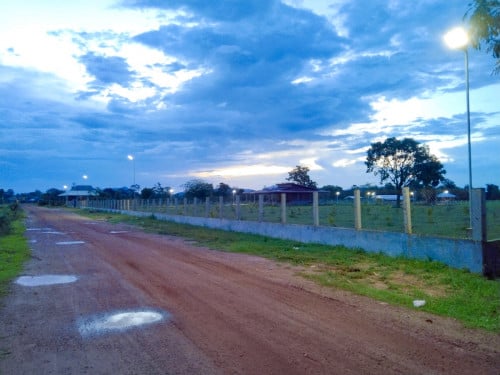 ដីលក់ ទីតាំងដី នៅជិតផ្សារឈូក ខេត្តកំពត  តម្លៃ 15មុឺនដុល្លារ.ចចារ