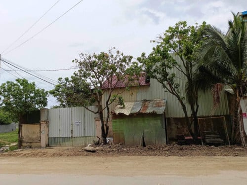 ឃ្លាំសំរាប់លក់