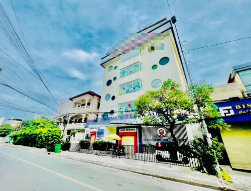 Commercial Building For Rent Near Independent Monument, 17x30, 05  Floors, 12,000$, Good All Busines