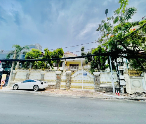 Villa For Rent Near Independent Monument, 17x30m, 12x16m, 06 Rooms, 5,500$
