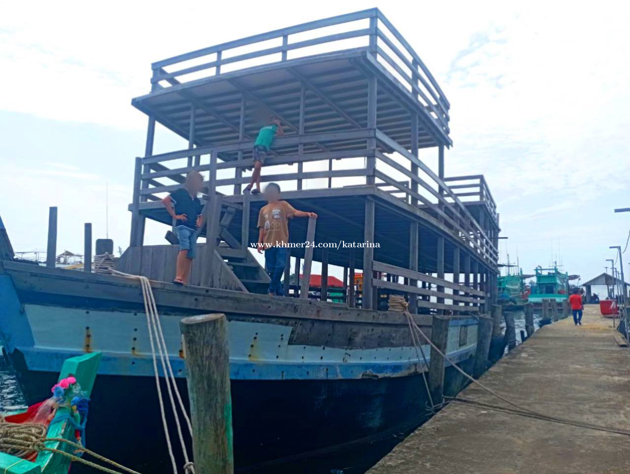 Boat for sale "Black pearl" 70,000 (Can talk) Price 70000.00 in