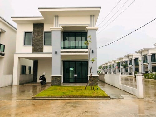 វឺតៗ!ផ្ទះកែងផ្លូវឡៃឡុង មកទាន់ជាទ្រព្យរបស់អ្នកហើយ