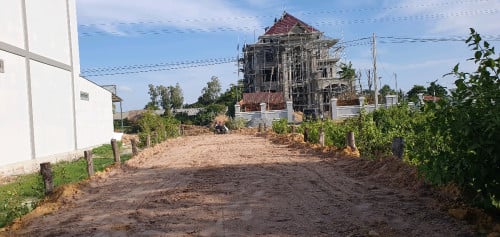 ជាប់ផ្លូវរដ្ឋ30ម ចាក់កៅស៊ូបាន6ម
