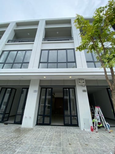 ផ្ទះអាជីវកម្មAM បុរីជីបម៉ុង ផាកលែន6A 350$