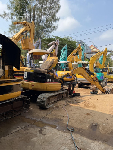 ខ្ញុំមានគ្រឿងចក្រគ្រប់ប្រភេទបើបងប្អូនមានតំរូវការ
