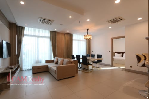 Luxurious 3 bedrooms serviced apartment for rent in BKK1 area