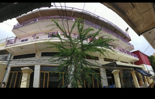 ផ្ទះល្វែង2ជាប់គ្នា