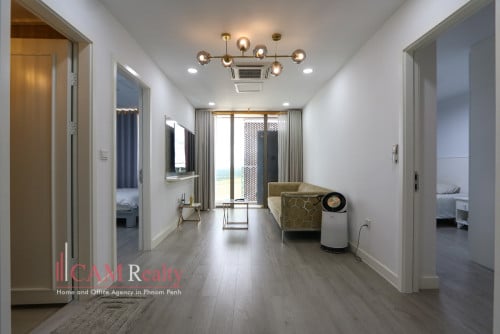 Korean-designed 2 Bedrooms plus 1 Office Condo on 52th Floor For Sale in The Peak Residence
