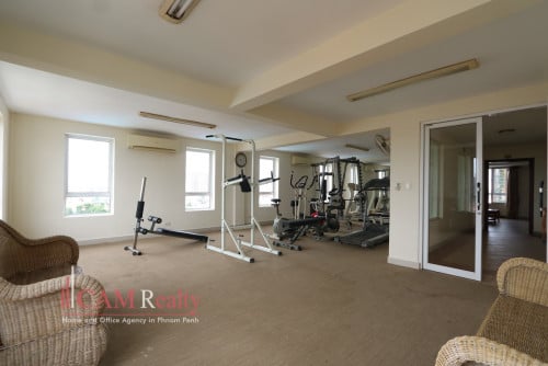 28 units apartment building and a villa for rent in Sen Sok (near Tuol Kork)