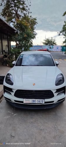 Porsche macan (facelift model- original no modification)