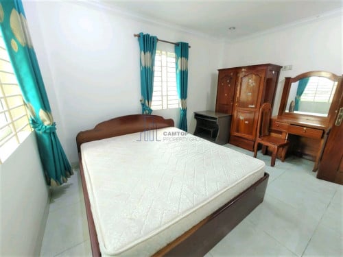 2 bedrooms apartment for rent in Doun Penh close to BKK1