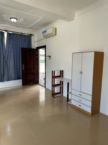 Apartment wide space ជួលធំទូលាយ (ផ្សារទឹកថ្លា 2002)